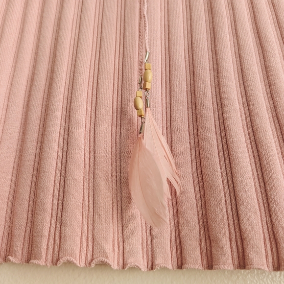 Vintage Y2K Pink Feather Neckline Western Boho Ribbed Tee Shirt - Picture 6 of 7